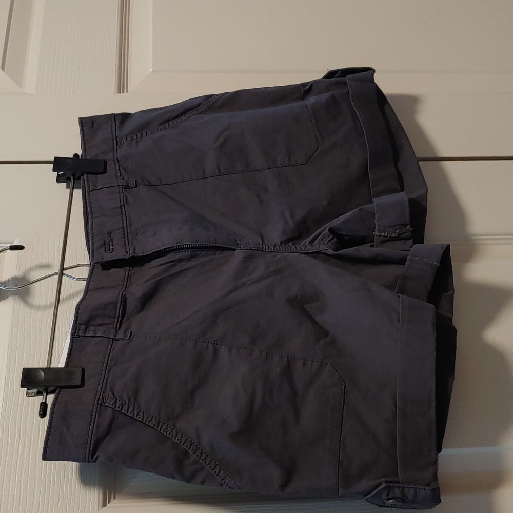 Gray poplin rolled shorts